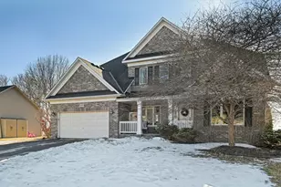 623 Carver Bluffs Pkwy, Carver, MN 55315 - Photo 2