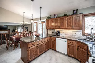 13632 Princeton Cir, Savage, MN 55378 - Photo 8