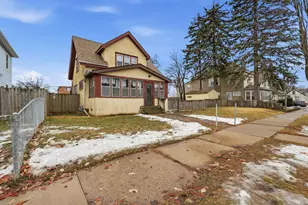 1092 Sims Ave, Saint Paul, MN 55106 - Photo 2