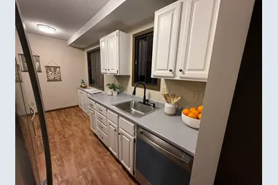 2106 Tamarin Trail, Golden Valley, MN 55427 - Photo 10