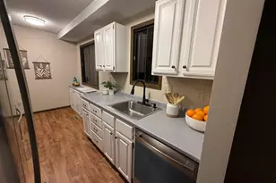 2106 Tamarin Trail, Golden Valley, MN 55427 - Photo 10