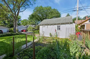 1003 Avon St N, Saint Paul, MN 55103 - Photo 34