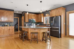 965 Woodview Ct, Carver, MN 55315 - Photo 8