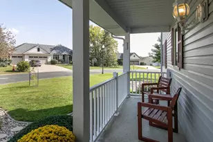 338 William Lake Shore Dr, Waconia, MN 55387 - Photo 4