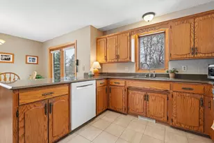 2001 Henry St N, North Saint Paul, MN 55109 - Photo 10