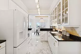 1201 Yale Pl, Minneapolis, MN 55403 - Photo 18