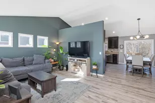 12634 Inglewood Ave S, Savage, MN 55378 - Photo 10