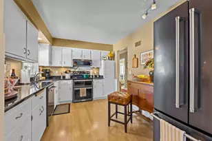 8400 27th Pl N, New Hope, MN 55427 - Photo 16