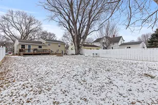 215 N Hill St, Marshall, MN 56258 - Photo 44