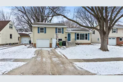 215 N Hill Street, Marshall, MN 56258 - Photo 2