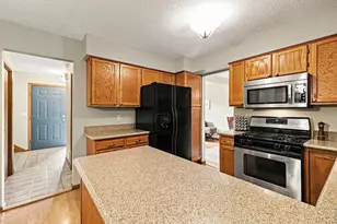 2714 Shadow Wood Ct, Chaska, MN 55318 - Photo 6