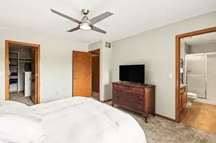 2714 Shadow Wood Ct, Chaska, MN 55318 - Photo 10