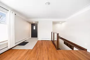 756 Maple St NE, Hutchinson, MN 55350 - Photo 8