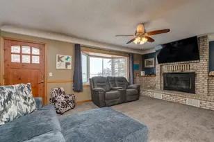 57821 300th St, Winthrop, MN 55396 - Photo 4