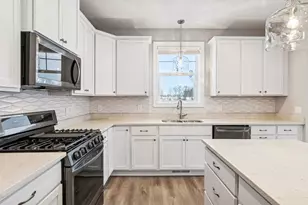 17975 Greenwich Wy, Lakeville, MN 55044 - Photo 8