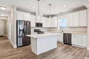 17975 Greenwich Wy, Lakeville, MN 55044 - Photo 2