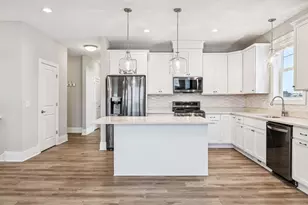 17975 Greenwich Wy, Lakeville, MN 55044 - Photo 6