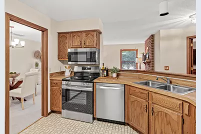 3000 Saint Albans Mill Road #103, Hopkins, MN 55305 - Photo 10