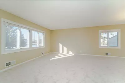 10326 Balsam Lane, Eden Prairie, MN 55347 - Photo 8