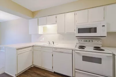 10326 Balsam Lane, Eden Prairie, MN 55347 - Photo 14