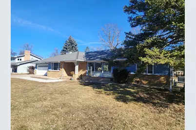 607 4th Avenue SE, Pipestone, MN 56164 - Photo 2