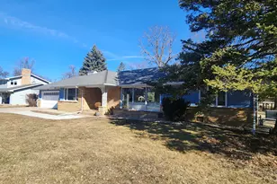 607 4th Ave SE, Pipestone, MN 56164 - Photo 2