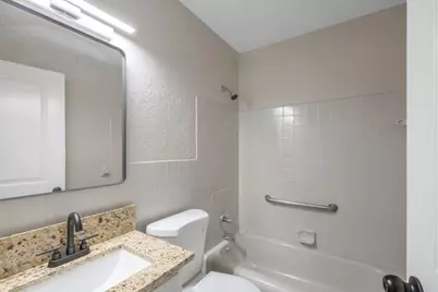 2081 Hillview Road, Mounds View, MN 55112 - Photo 10