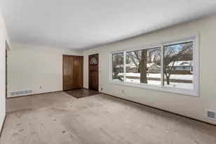5538 Saint Stephens St, Mounds View, MN 55112 - Photo 10