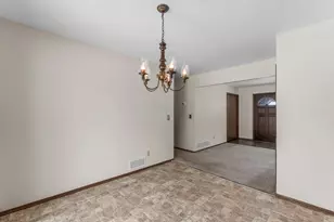 5538 Saint Stephens St, Mounds View, MN 55112 - Photo 6