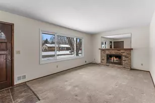 5538 Saint Stephens St, Mounds View, MN 55112 - Photo 8