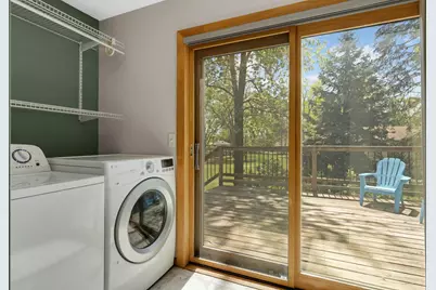 8635 Oakland Avenue S, Bloomington, MN 55420 - Photo 14