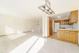 10390 Juniper Ln, Eden Prairie, MN 55347 - Photo 12