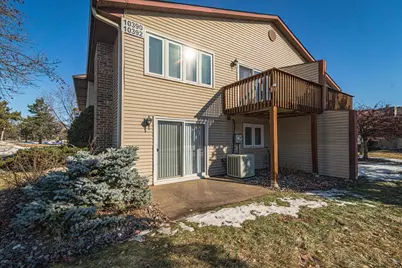 10390 Juniper Lane, Eden Prairie, MN 55347 - Photo 4