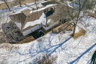 907 Mellwood Ave, Duluth, MN 55804 - Photo 2