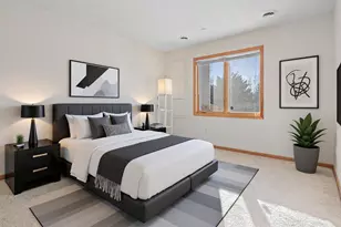 14326 Peninsula Point Dr, Savage, MN 55378 - Photo 16