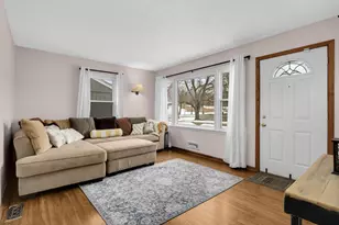 2751 York Ave N, Robbinsdale, MN 55422 - Photo 2