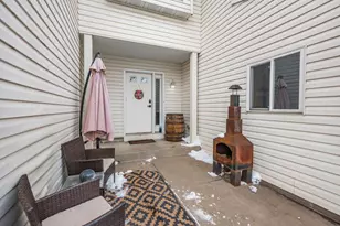 817 Bradbury Cir, Jordan, MN 55352 - Photo 2