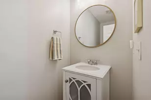 885 Braunworth Ct, Chaska, MN 55318 - Photo 16