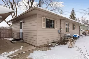 4364 Nicols Rd, Eagan, MN 55122 - Photo 32