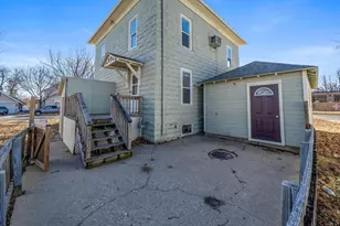 201 E Adams Ave, Luverne, MN 56156 - Photo 4