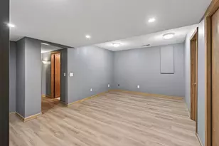 528 Wildflower, Burnsville, MN 55306 - Photo 26