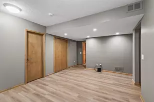 528 Wildflower, Burnsville, MN 55306 - Photo 28