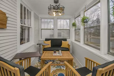 1055 Englewood Avenue, Saint Paul, MN 55104 - Photo 2