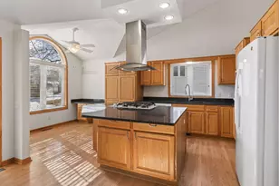 6604 Chadwick Dr, Savage, MN 55378 - Photo 6