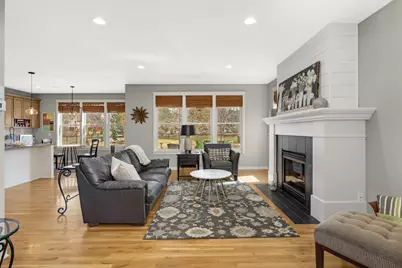 15782 Cobblestone Lake Parkway, Apple Valley, MN 55124 - Photo 4