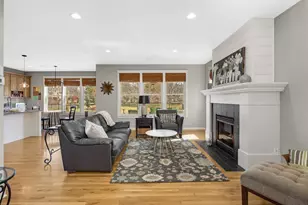 15782 Cobblestone Lake Pkwy, Apple Valley, MN 55124 - Photo 4