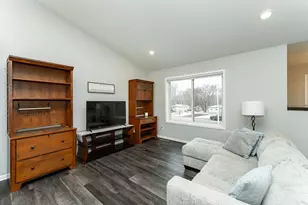 310 Sunnydale Ln SE, Rochester, MN 55904 - Photo 6