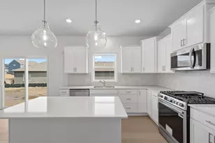 4610 Buckingham Dr NW, Rochester, MN 55901 - Photo 4