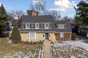 932 9th Ave SW, Rochester, MN 55902 - Photo 2