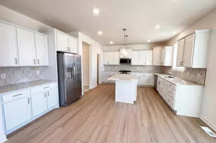 2471 Tyrone Dr S, Shakopee, MN 55379 - Photo 8